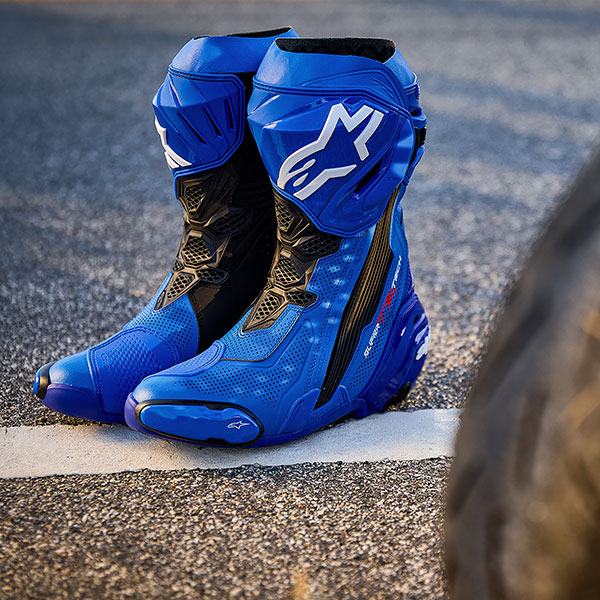 alpinestars_boots_leather_supertech-r-vented_blue-black_lifestyle1.jpg