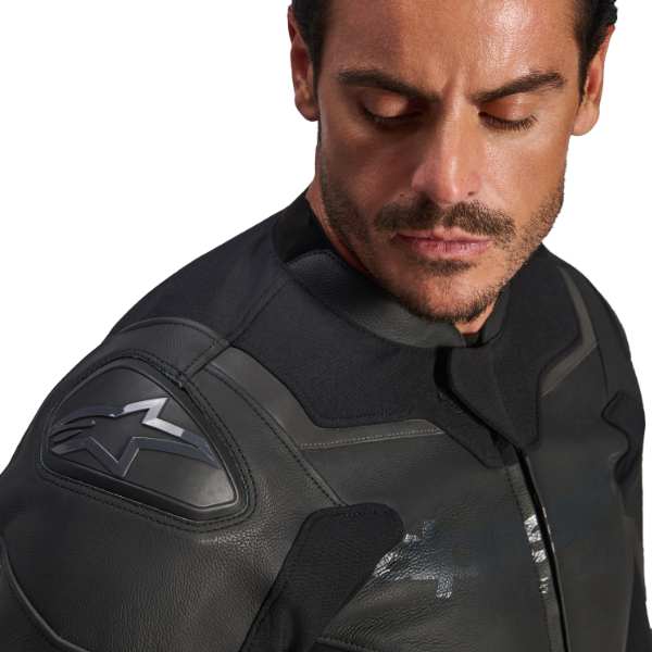 alpinestars_jacket_leather_gp-force-v2_black-black_detail3.jpg