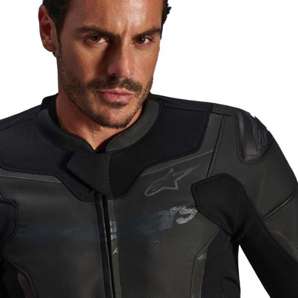 alpinestars_jacket_leather_gp-force-v2_black-black_detail4.jpg