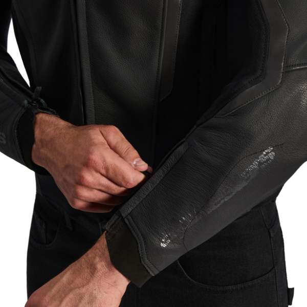 alpinestars_jacket_leather_gp-force-v2_black-black_detail5.jpg