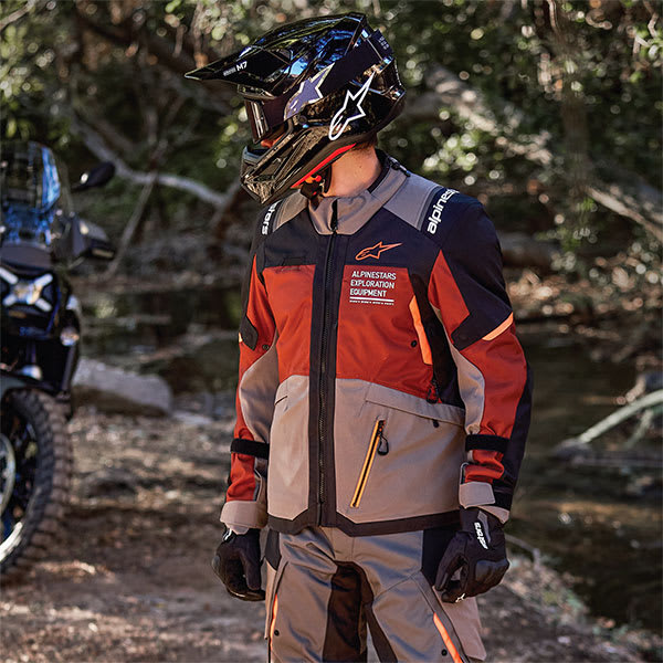 alpinestars_jacket_textile_andes-v4-drystar_walnut-mastic-black_lifestyle1.jpg