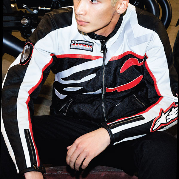 alpinestars_jacket_textile_axton-waterproof_black-off-white-bright-red_lifestyle1.jpg