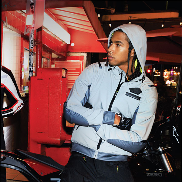 alpinestars_jacket_textile_moblast-waterproof_iron-grey-dark-sage_lifestyle2.jpg