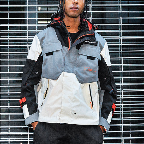 alpinestars_jacket_textile_mospher-waterproof_fur-grey-black-ice_lifestyle1.jpg