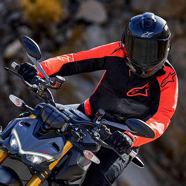 alpinestars_jacket_textile_viper-air-v4_fluo-red-black_lifestyle1.jpg