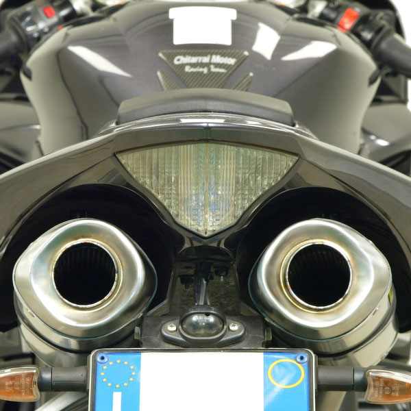 arrow_yamaha_yzf-r1_04-06_rear_detail2.jpg