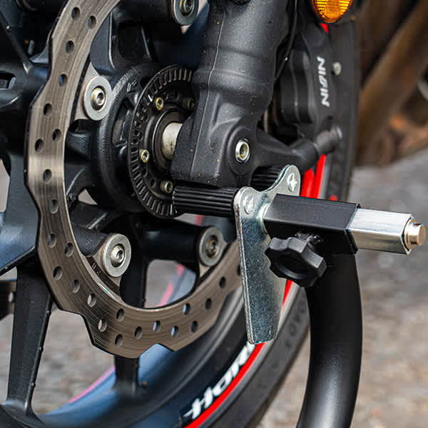 bad-dog_2025-paddock-stands_front_detail11.jpg