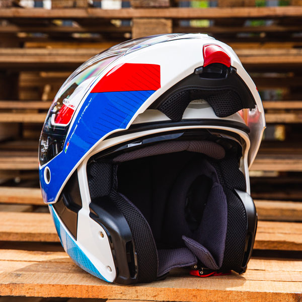 caberg_helmet_horus-scout_white-red-blue_lifestyle4.jpg