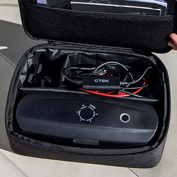 ctek_accessories_cs-carry-case_lifestyle1.jpg