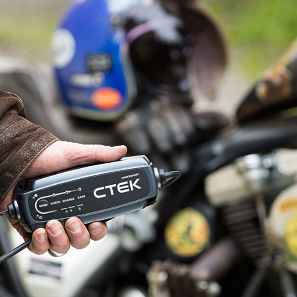 ctek_battery-charger_ct5-powersport-charger_lifestyle1.jpg