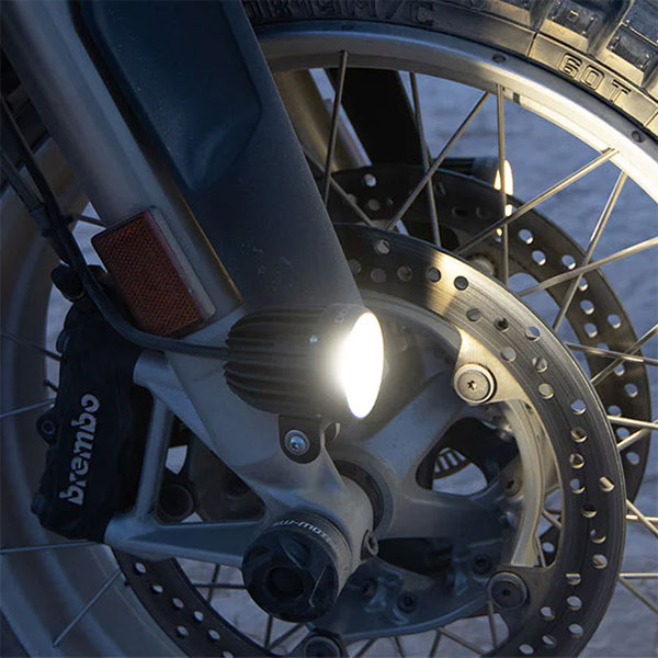 denali_light-mounts_fender-bolt-mount-kit-for-mounting-dm-d2-auxiliary-lights-to-m5-m6-bolts_lifestyle2.jpg