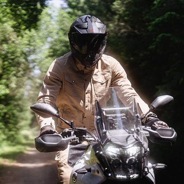 dxr_jackets_nazaire-textile_beige_lifestyle1.jpg