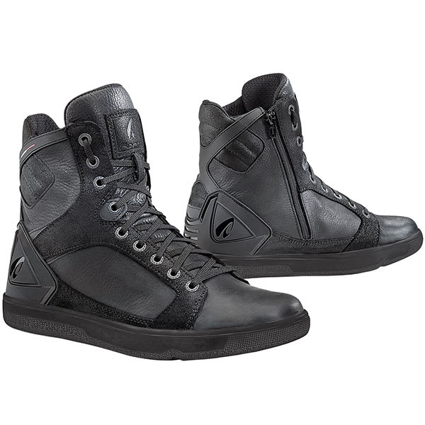forma_boots_hyper_black.jpg