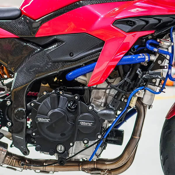 gb-racing_clutch-cover_kawasaki-ninja-zx-25r-zx-4rr_20-25_detail1.jpg