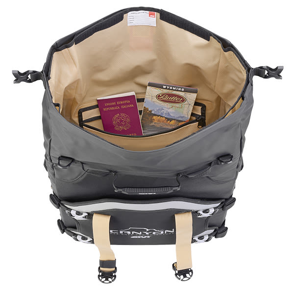 givi_soft-luggage_grt709b_detail2.jpg