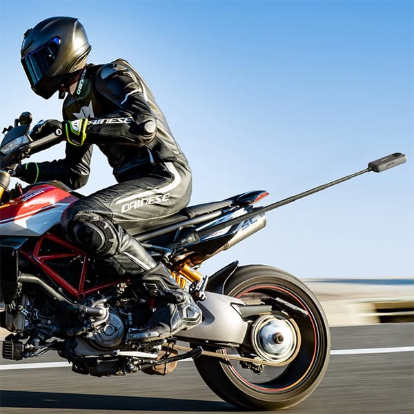 insta360_action-camera-mounts_motorcycle-u-bolt-mount_lifestyle2.jpg