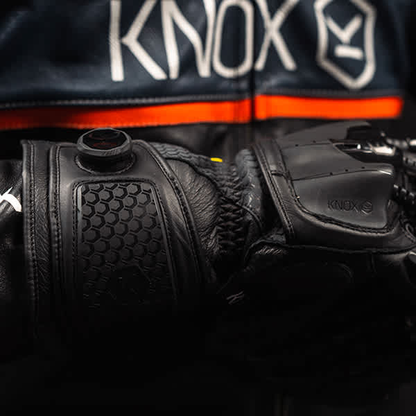 knox_handroid_mk5_black_glove_detail6.jpg