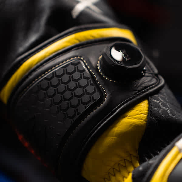 knox_handroid_mk5_yellow_glove_detail5.jpg