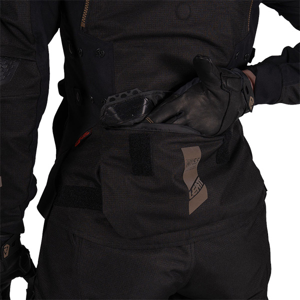 leatt_textile-jackets_ladies-adv-5-5-multitour_stealth_detail3.jpg
