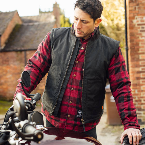 merlin_jackets_textile_bobber-vest_black_detail4.jpg