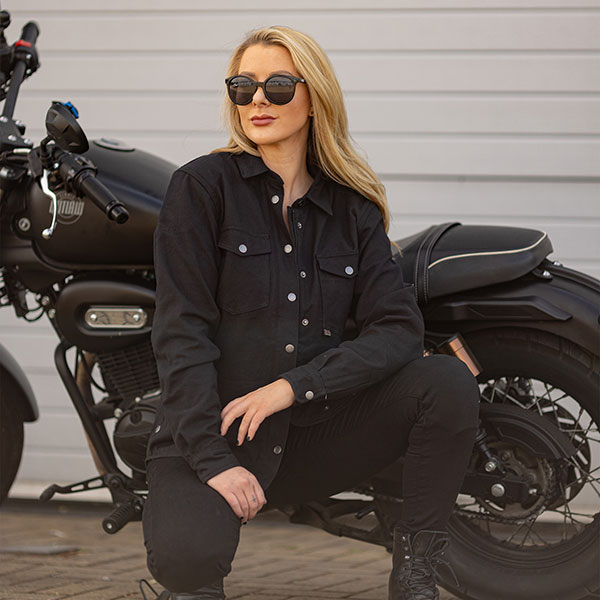 oxford_ladies-textile-jeans_super-jeggings-2.0_lifestyle2.jpg