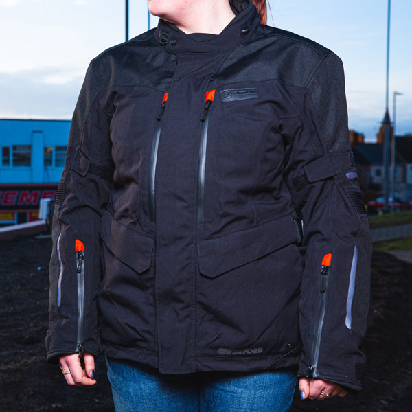 oxford_ladies_jacket_textile_mondial_black_lifestyle2.jpg