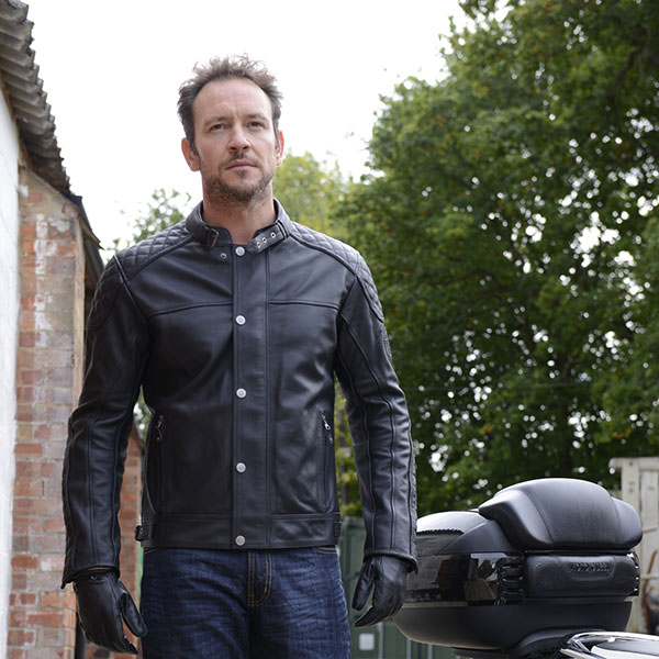 oxford_leather-jacket_hampton_black_lifestyle2.jpg
