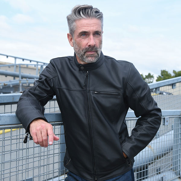 oxford_leather_jacket_walton_black_lifestyle1.jpg