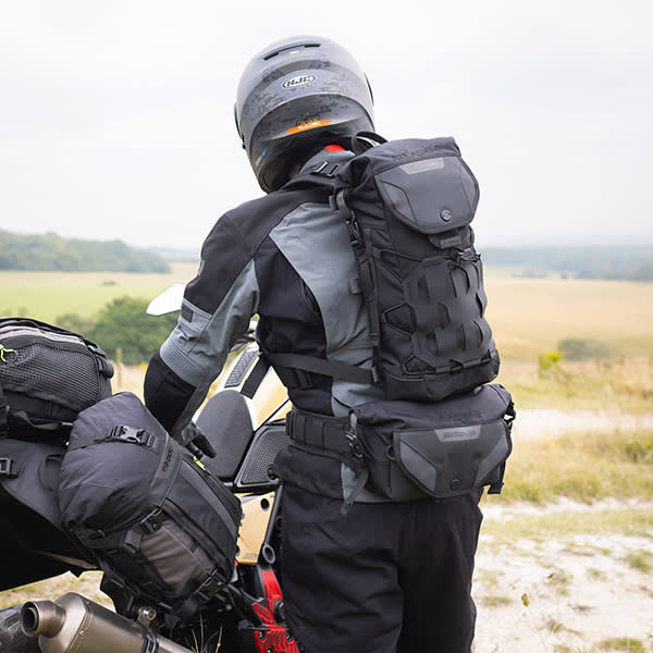oxford_luggage_atlas_w-3-waist-pack_lifestyle1.jpg