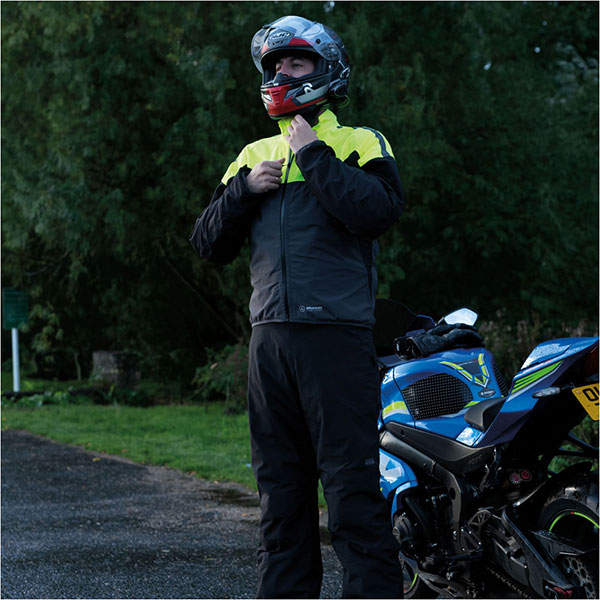 oxford_waterproofs_rainseal-pro-trousers_lifestyle1.jpg