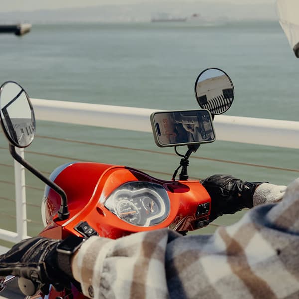 peak-design_mobile-motorcycle-mirror-mount_locking_lifestyle2.jpg