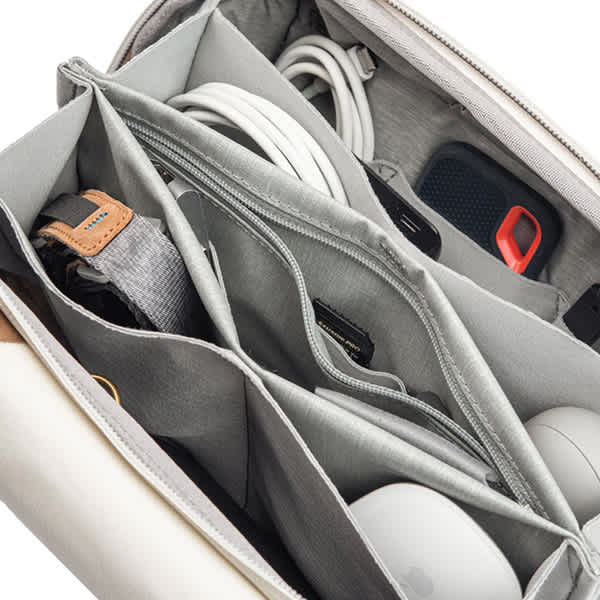 peak-design_tech-pouch_detail8.jpg