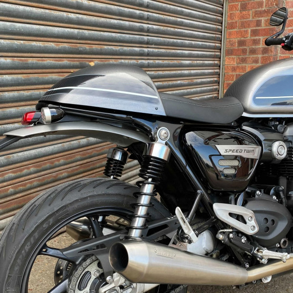pyramid_seat-cowl_jet_black_triumph_speed_twin_detail2.jpg