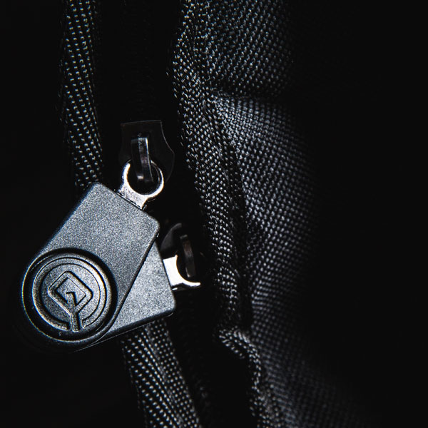 qbag_pack-foam-backpack_lifestyle6.jpg