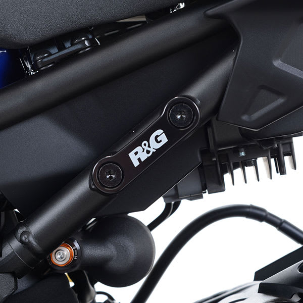 r&g_footrest-blanking-plate_yamaha-mt-10.jpg