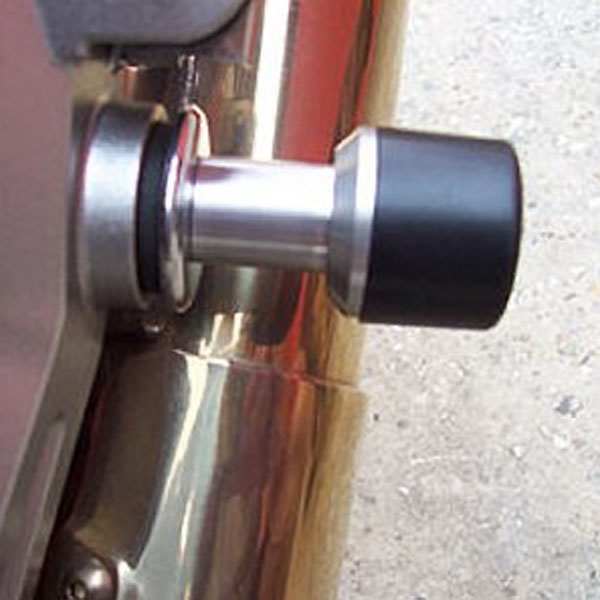 r-and-g_exhaust-slider_kawasaki_z1000_up-to-06.jpg