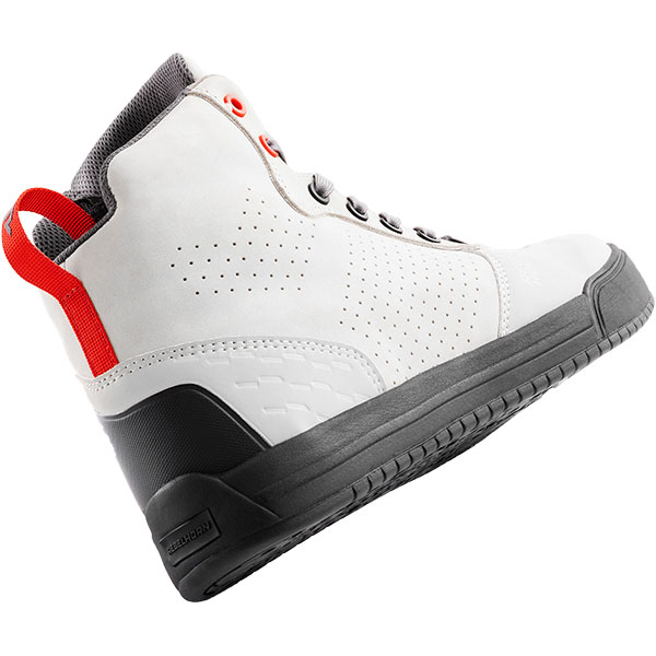 rebelhorn_boots_leather_spike_grey-black_detail2.jpg
