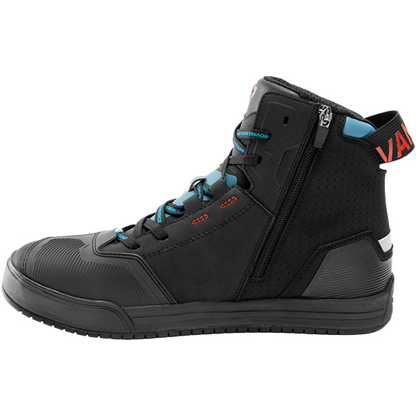 rebelhorn_boots_vandal-ii_black-blue_detail1.jpg