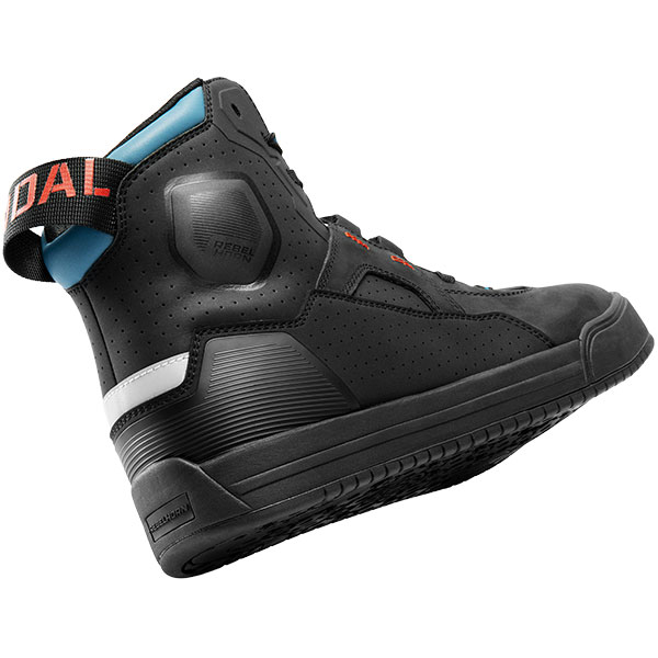 rebelhorn_boots_vandal-ii_black-blue_detail3.jpg