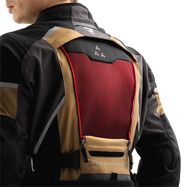 rebelhorn_jacket_textile_hardy-3-0_desert-grey-red_detail3.jpg