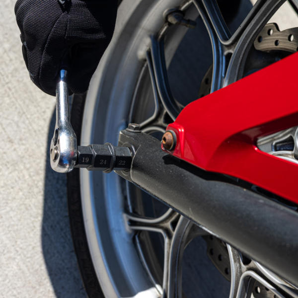 riderr_motorcycle-tools_spindle-tool_lifestyle2.jpg