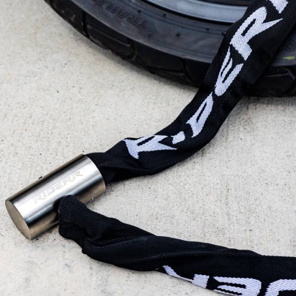 riderr_security-chain_link8-chain-lock_lifestyle1.jpg