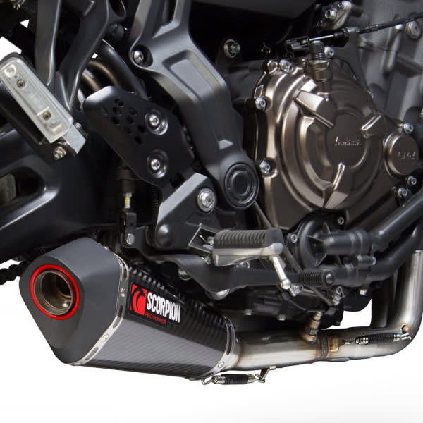 scorpion-exhausts_serket-taper_yamaha-tracer-700_16-19_carbon_close.jpg