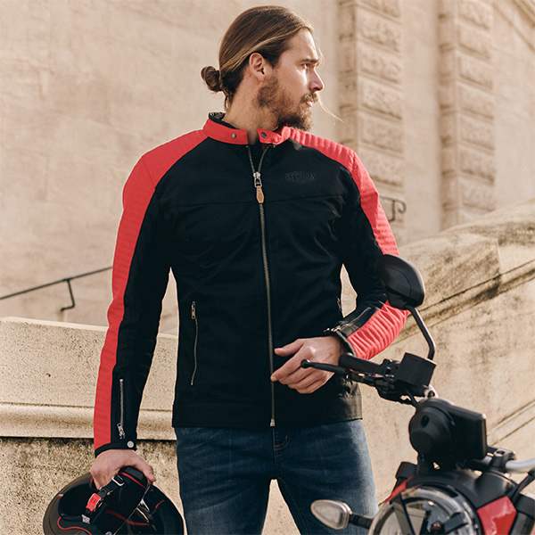 segura_textile-jackets_dikinson_black-red_lifestyle1.jpg