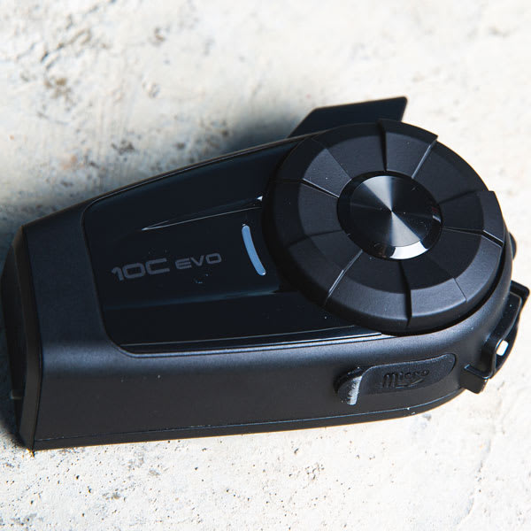 sena_action-cameras_10c-evo_lifestyle1.jpg