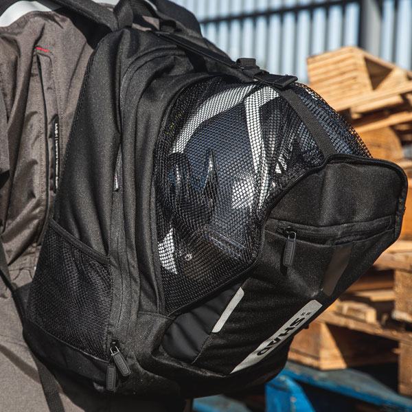 shad_soft-luggage_ruck-sack_sl86_lifestyle8.jpg