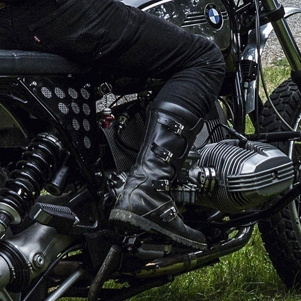 stylmartin_boots_continental-wp_black_lifestyle1.jpg