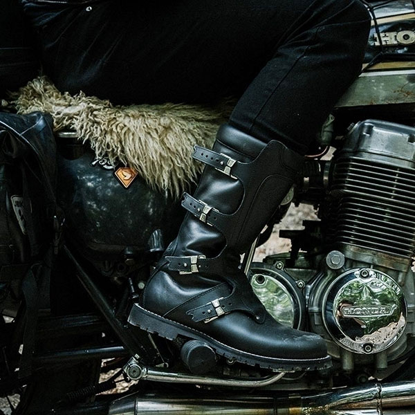 stylmartin_boots_continental-wp_black_lifestyle2.jpg