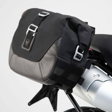 sw-motech_legend-side-bag-and-fitting-kit_bc.hta.22.895.20000_detail1.jpg