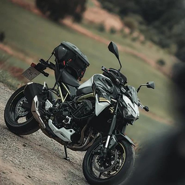 sw-motech_luggage_pro-rearbag-tail-bag_lifestyle1.jpg